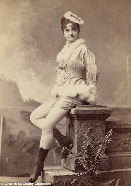 Vintage Burlesque Photos From The 1890s 9 Historical Pictures