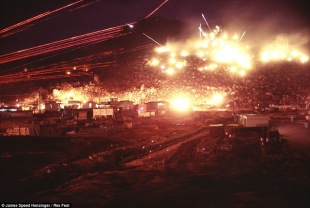 Amazing Photos of an Intense Firefight in Vietnam, 1970 (2)