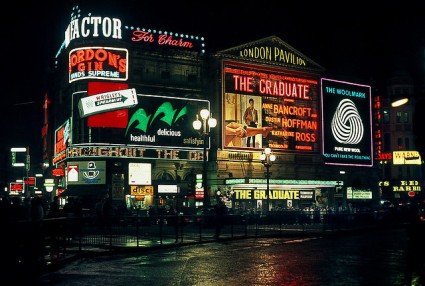 Photographs of life in London in the 60's (12)