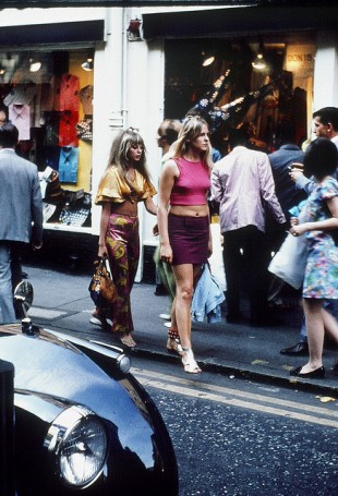 Photographs of life in London in the 60's (15)