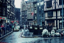 Photographs of life in London in the 60's (16)
