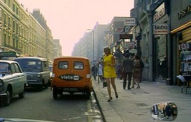 Photographs of life in London in the 60's (19)