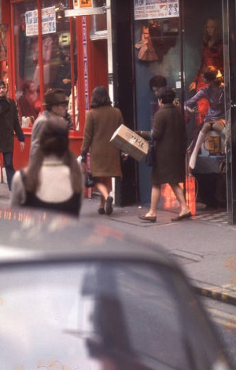 Photographs of life in London in the 60's (3)